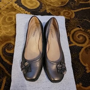 Softspots Women's Black Leather Shoes